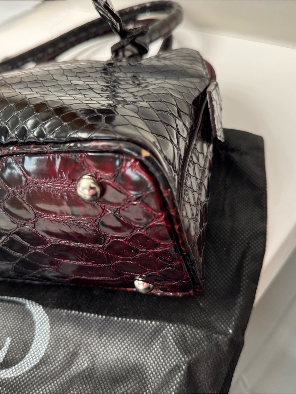 Danier Red and Black Ombre Croc-Embossed Leather Satchel with Matching Wallet - Picture 5 of 16